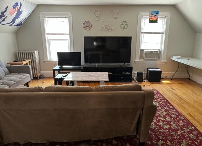 22 Gordon St, Unit 2