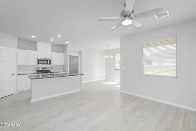 13821 Madero Dr in El Paso, TX - Building Photo - Building Photo