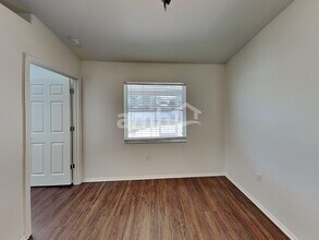 3118 37th Ter E in Bradenton, FL - Foto de edificio - Building Photo