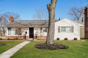 2888 Dover Rd in Columbus, OH - Building Photo