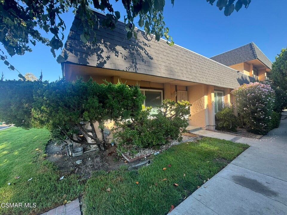 2647 Prather St in Simi Valley, CA - Building Photo