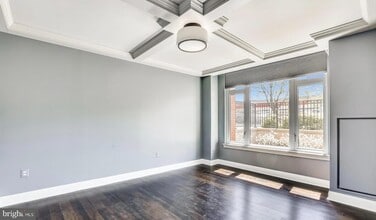 4915 Hampden Ln, Unit 101 in Bethesda, MD - Foto de edificio - Building Photo