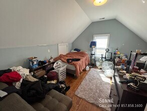 2 Hamilton Rd in Somerville, MA - Building Photo - Building Photo