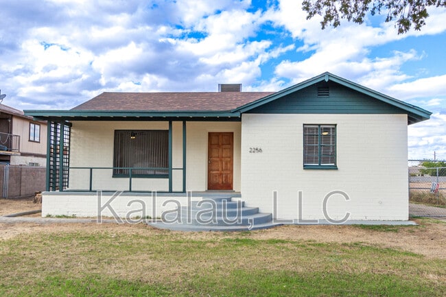 property at 2256 W Ella St