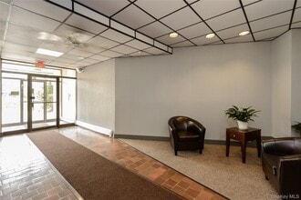 135 Post Ave in Westbury, NY - Building Photo - Building Photo