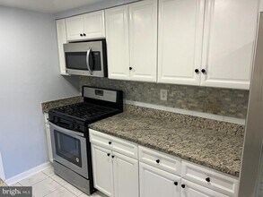 15019 Ashdale Cir in Woodbridge, VA - Building Photo - Building Photo