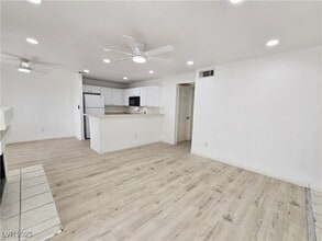 2972 Juniper Hills Blvd, Unit 203 in Las Vegas, NV - Building Photo - Building Photo