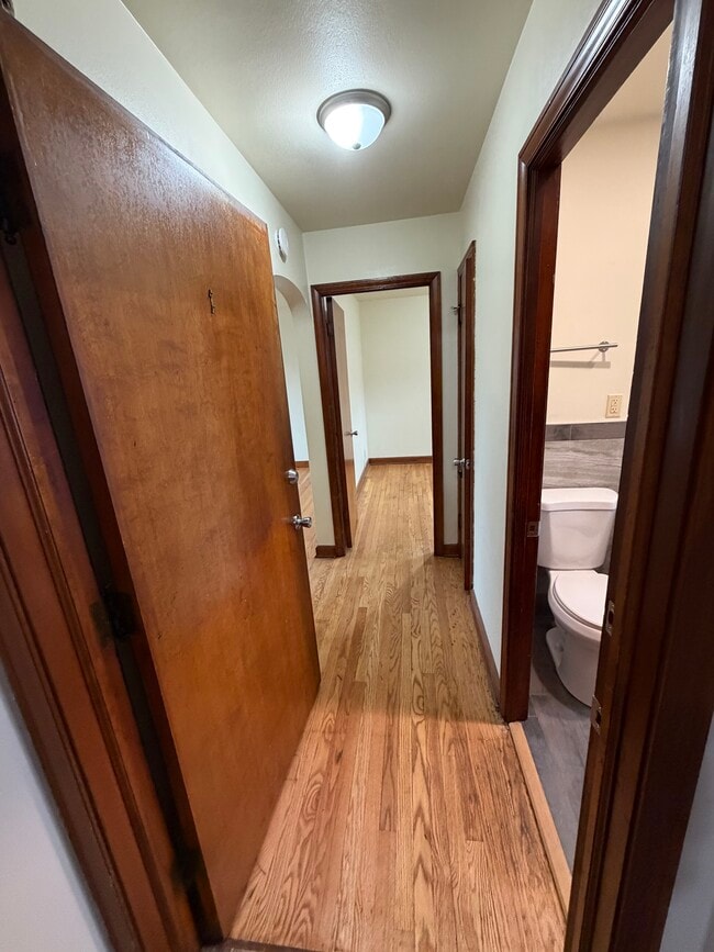 5729 W Lincoln Ave, Unit 1 in West Allis, WI - Foto de edificio - Building Photo