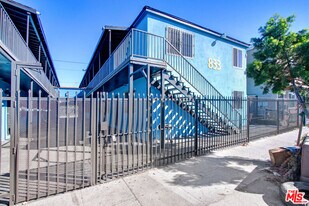 829 E 108th St in Los Angeles, CA - Building Photo
