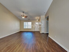 147 Crescent Creek Ct in Greenville, SC - Building Photo - Building Photo