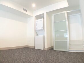 1037 S Hobart Blvd in Los Angeles, CA - Building Photo - Building Photo
