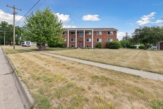 Virginia Manor Apartments in Coldwater, MI - Foto de edificio - Building Photo