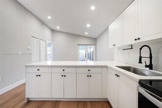 2769 W 74th Terrace in Hialeah, FL - Building Photo - Building Photo