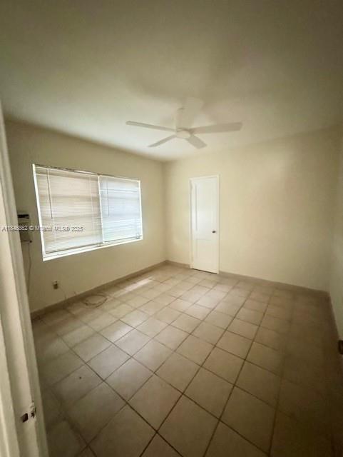 910 Douglas Rd in Coral Gables, FL - Building Photo - Building Photo