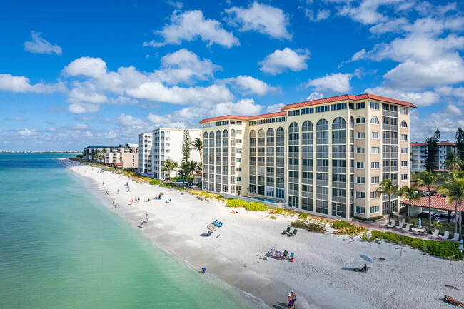 Casa Bonita Grande in Bonita Springs, FL - Building Photo - Building Photo