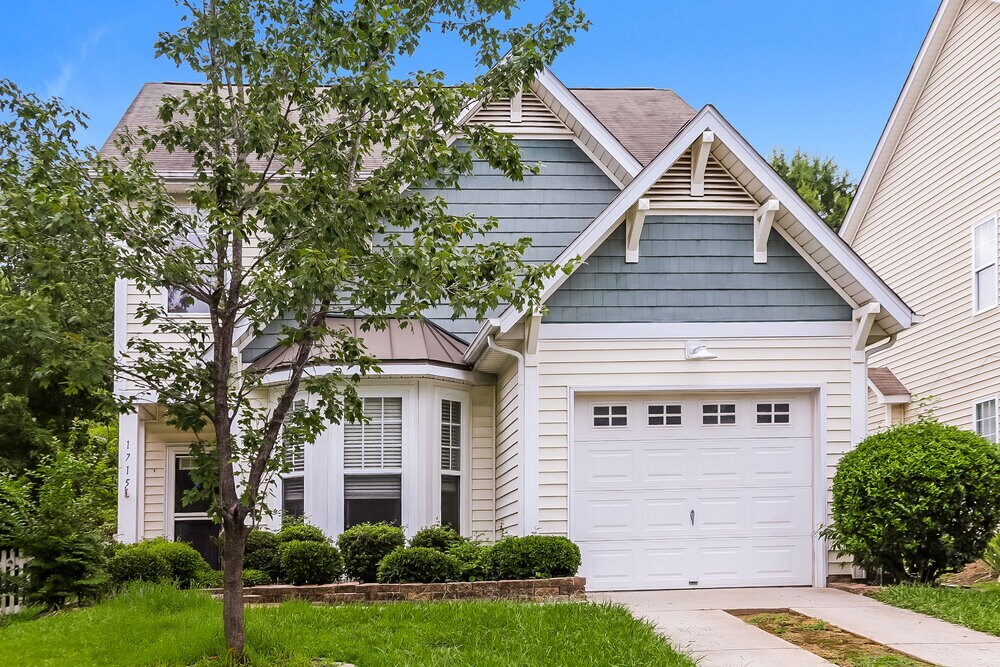 1715 Crabapple Tree Ln in Charlotte, NC - Building Photo