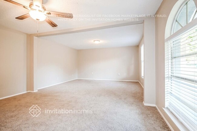 122 Cooper St in Cedar Hill, TX - Foto de edificio - Building Photo