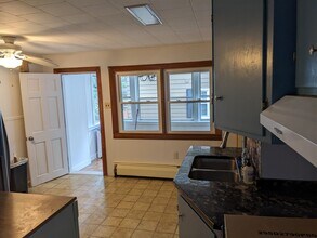 39 Farmland Rd, Unit 39 in Lowell, MA - Foto de edificio - Building Photo