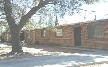 1923 E Spring St in Tucson, AZ - Building Photo - Building Photo