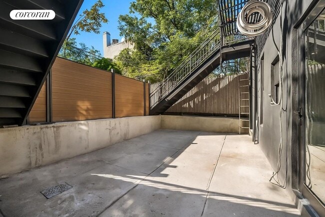 266 Stagg St