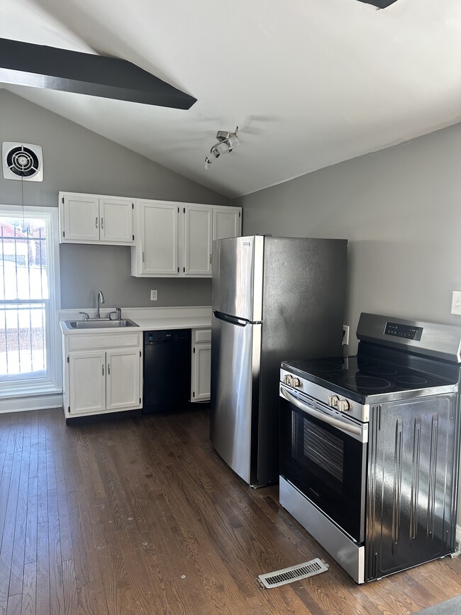 437 Franklin St, Unit Suite 3 in Buffalo, NY - Building Photo - Building Photo