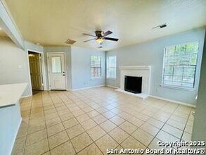 11610 Vance Jackson Rd in San Antonio, TX - Building Photo - Building Photo