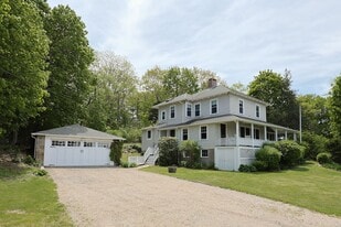 64 Riverview Rd in Gloucester, MA - Building Photo