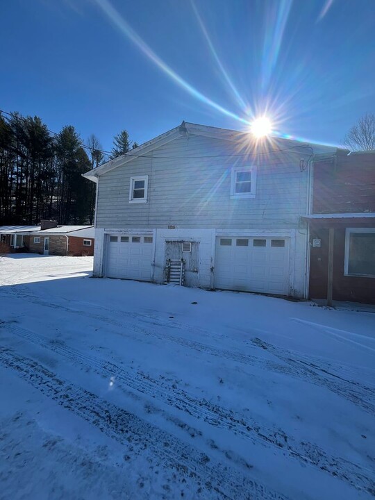 9387 NC Hwy in Warrensville, NC - Building Photo