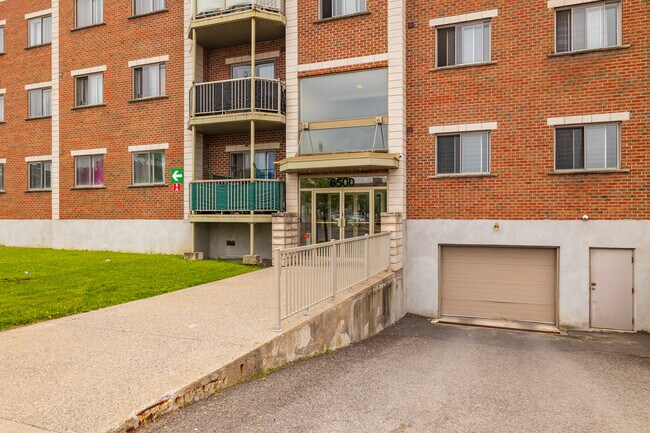 6500 Léger Boul in Montréal, QC - Building Photo - Building Photo