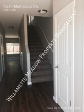 1420 Marigold Dr in Independence, OR - Building Photo - Building Photo