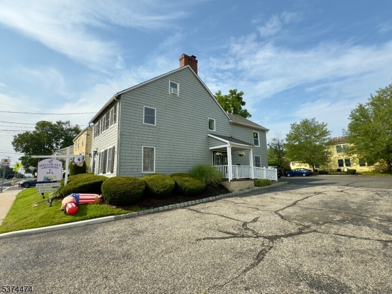 274 US-202 in Bedminster, NJ - Building Photo