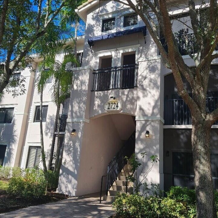 2724 Anzio Ct in Palm Beach Gardens, FL - Building Photo