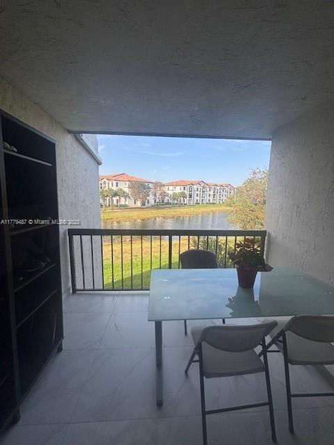 9425 Fontainebleau Blvd, Unit 205 in Miami, FL - Building Photo - Building Photo