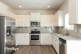 6410 Beaver Pond Ct in Winston-Salem, NC - Foto de edificio - Building Photo