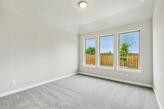 5211 Gentle Rain Dr in Princeton, TX - Foto de edificio - Building Photo