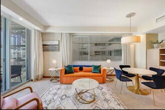 1395 Brickell Ave in Miami, FL - Building Photo - Building Photo