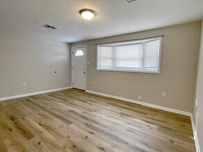 170-172 Erford Rd in Camp Hill, PA - Building Photo - Building Photo