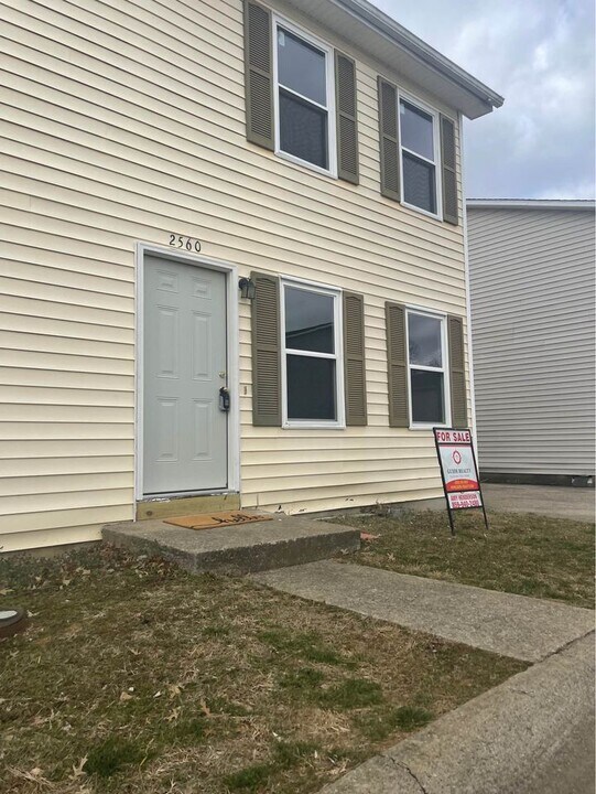 408 Bainbridge Ct-Unit -11 in Lexington, KY - Building Photo