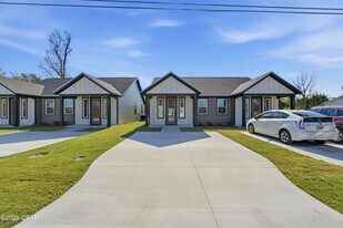 2316 E 19th Pl in Panama City, FL - Building Photo