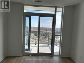 10 Meadowglen Pl in Toronto, ON - Building Photo - Building Photo