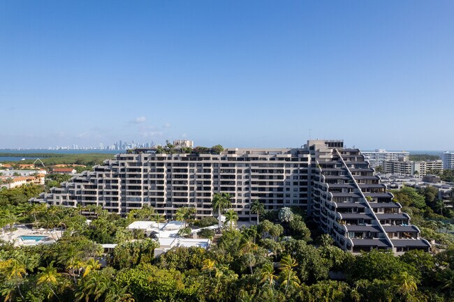 Tidemark in Key Biscayne, FL - Foto de edificio - Building Photo