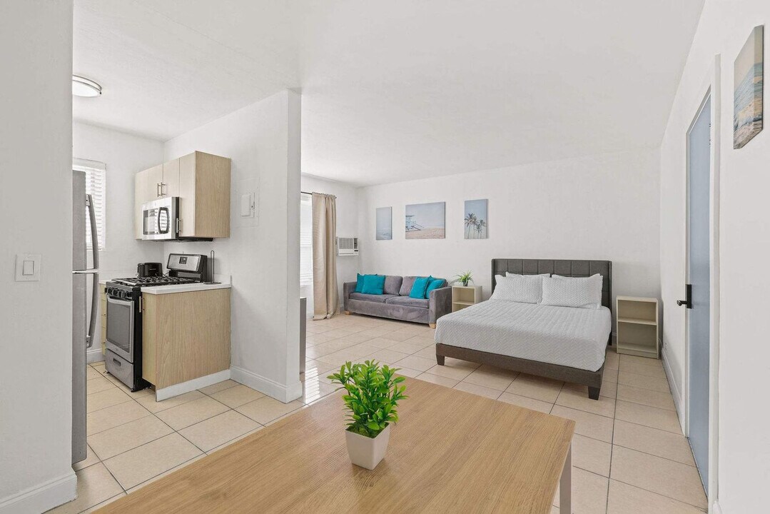 7340 Harding Ave in Miami Beach, FL - Building Photo