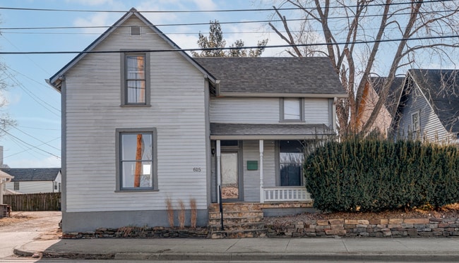615 W 10th St, Unit Downstairs