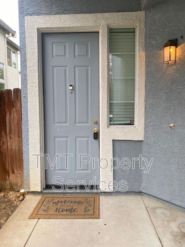 8966 Forked Creek Way in Elk Grove, CA - Building Photo - Building Photo