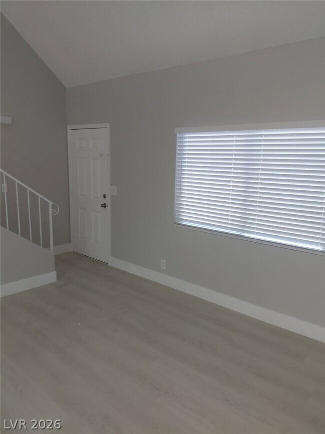 5228 Garden Ln in Las Vegas, NV - Foto de edificio - Building Photo