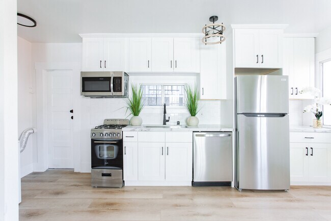540 N Westmoreland Ave, Unit 538 in Los Angeles, CA - Building Photo - Building Photo