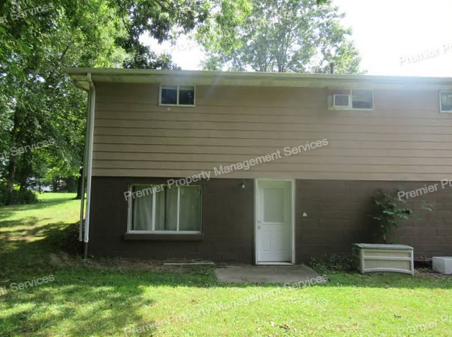 169 Shirley Dr in Monaca, PA - Building Photo - Building Photo