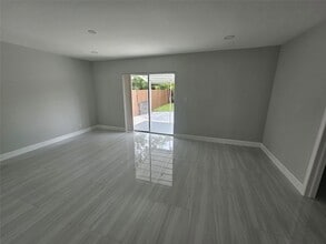 4072 SW 51st St, Unit 1 in Fort Lauderdale, FL - Building Photo - Building Photo