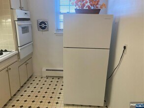 1251 Valley Rd, Unit B in Wayne, NJ - Building Photo - Building Photo