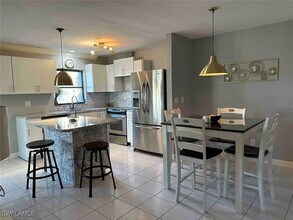 13527 Siesta Pines Ct in Ft. Myers, FL - Building Photo - Building Photo